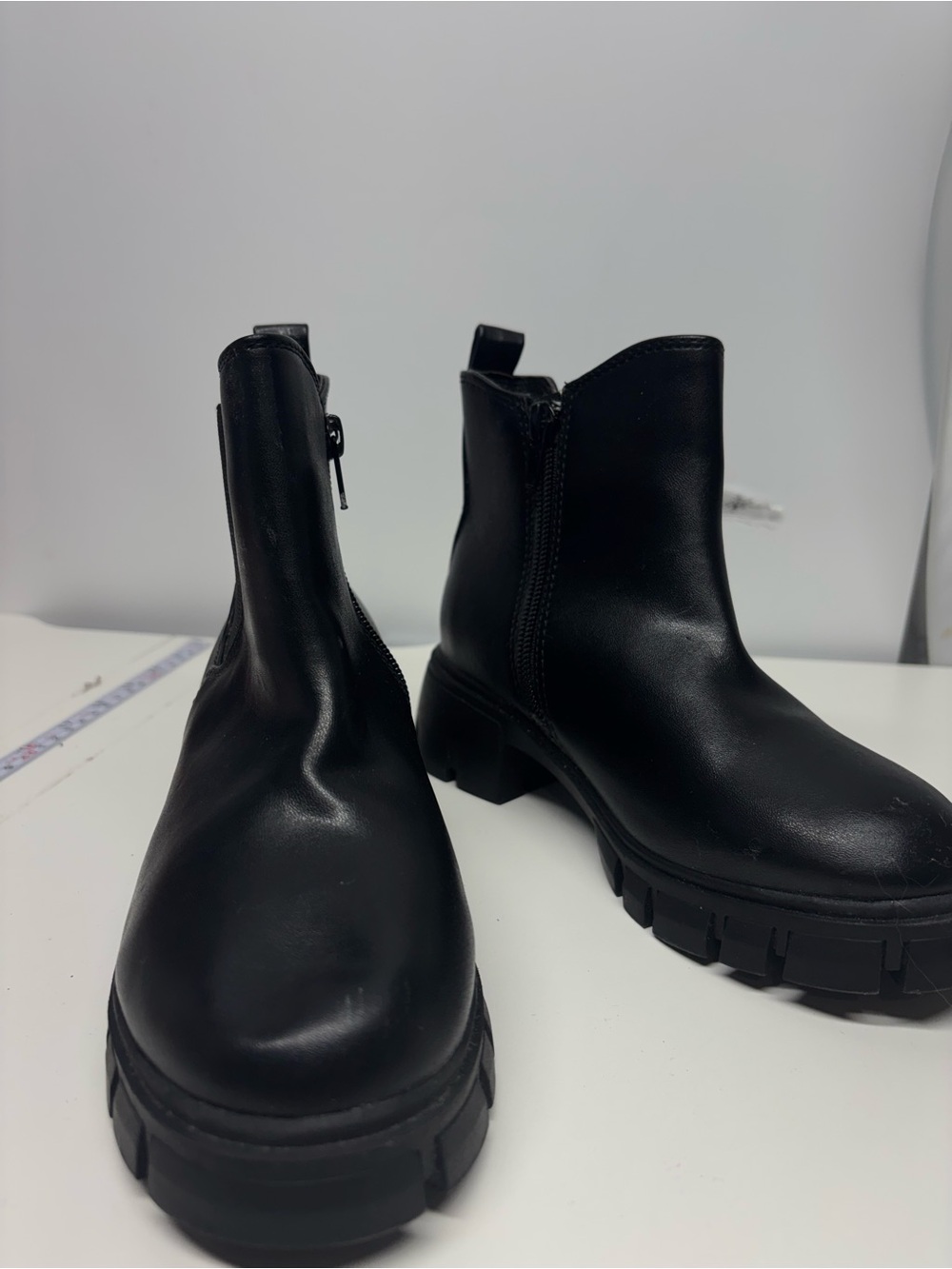 MIA Kids Virjinia black Chelsea boots size 1